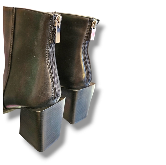 Black leather block heeled ankle boots - Picture 7 of 9